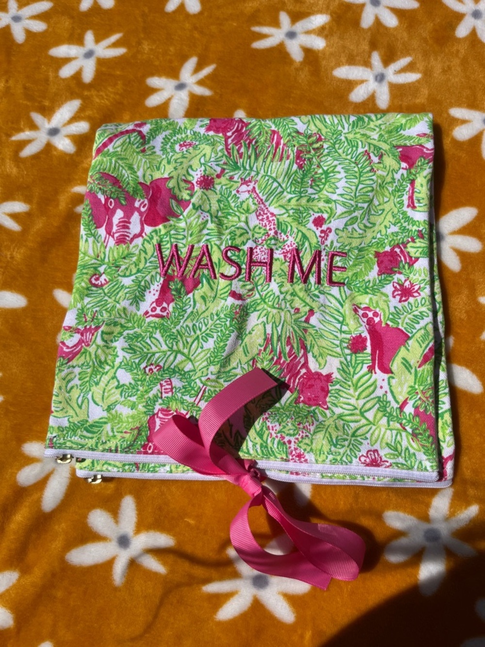 NWOT Lilly Pulitzer Green/Pink Tropical Floral WASH/WEAR ME Zipper Travel Pouch